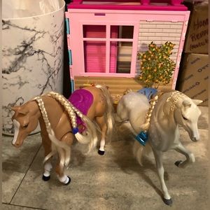 2 large Barbie horses